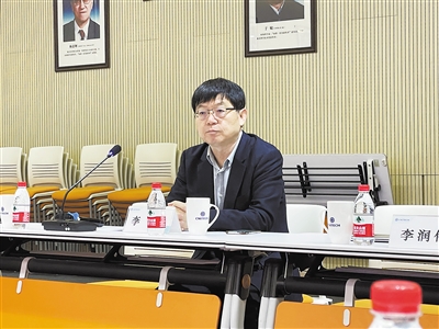 李卫 九游会最新线路
院士、中国钢研 科技集团副总工程师.jpg