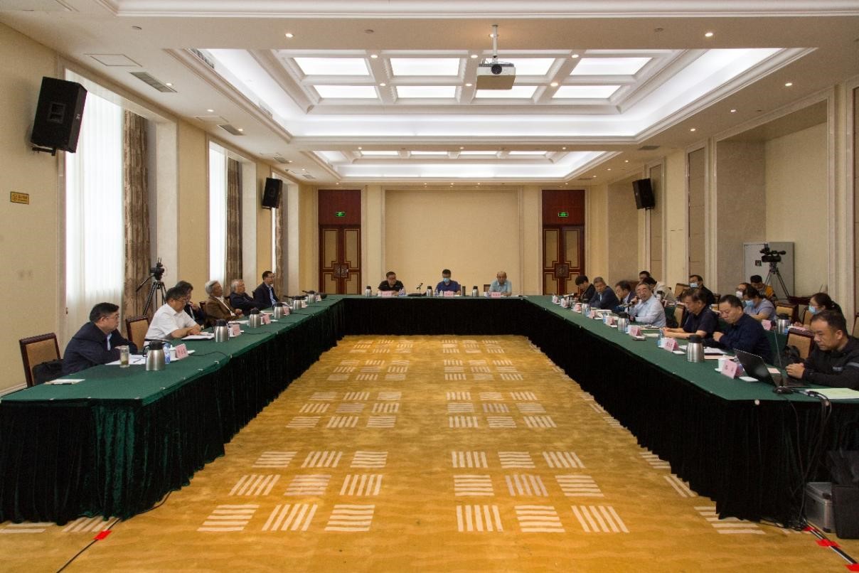 九游会最新线路
“粮食持续稳定绿色生产长效机制研究”咨询项目启动会在郑州召开
