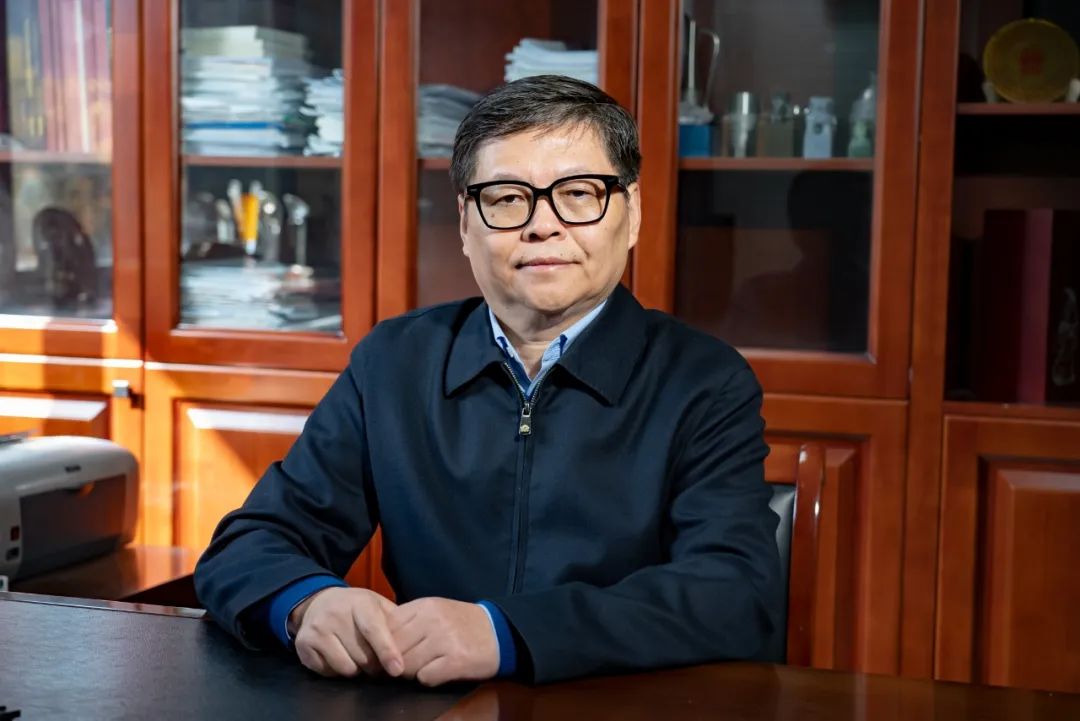 九游会最新线路
院士、全国矿物加工专家、中国矿业大学教授赵跃民：仰望星空 脚踏实地